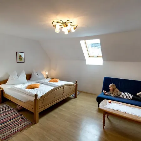 Kirchmoar Apartman *
